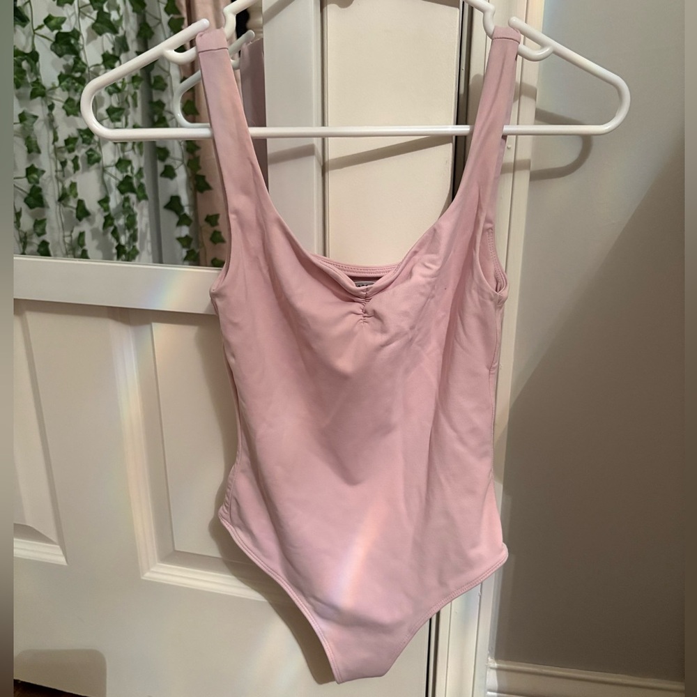Aritzia Contour Sweetheart Bodysuit Tank